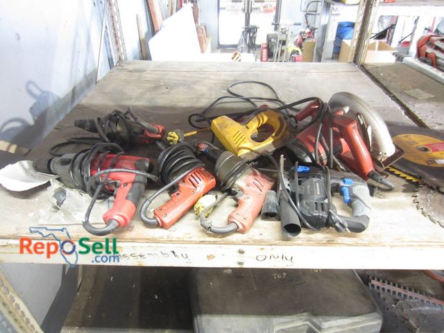 Lot 31-1279 - Power Tools Such As Drills, Reciprocating Saws, Circular Saws, And Jig Saws Alongside A Selection Of...