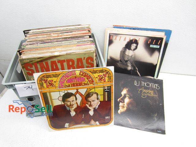 Lot 31-1133 - Approx (74) Vinyl Records