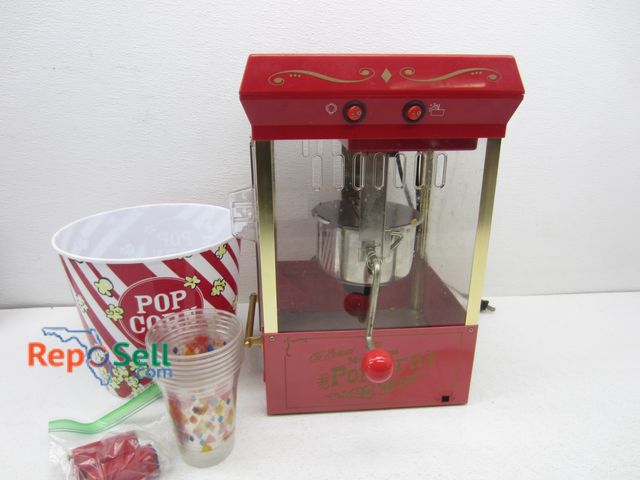 Lot 31-3463 - Popcorn Machine And Acces - Power On