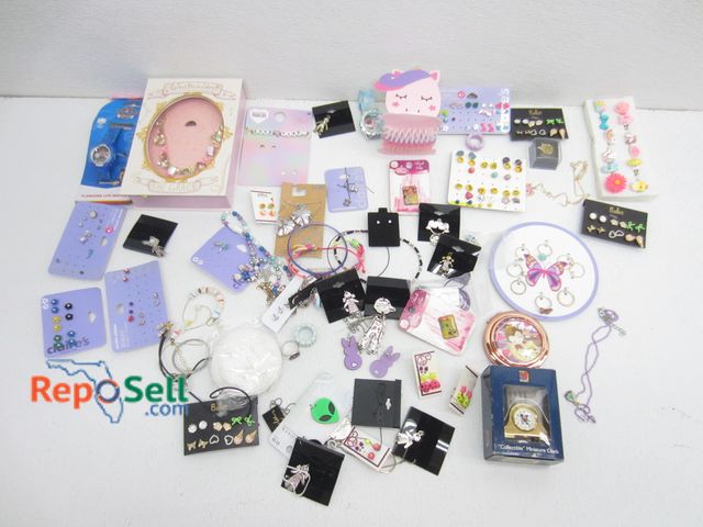 Lot 31-5331 - Lot of Children's Jewelry - Some New, Some Preowned