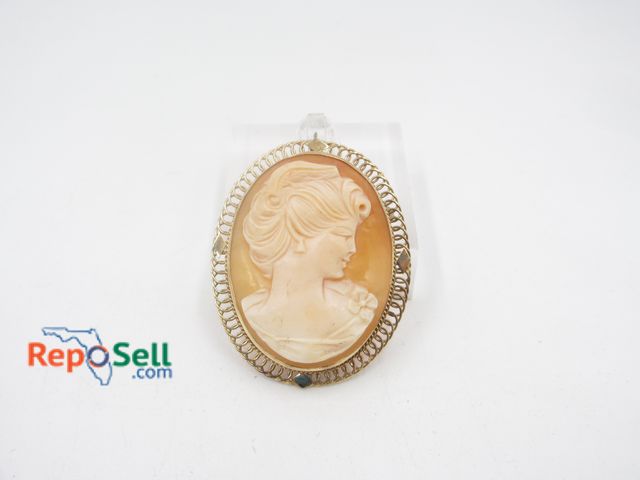Lot 31-9250 - 14K Yellow Gold Outer Filigree Cameo - 8.45g total
