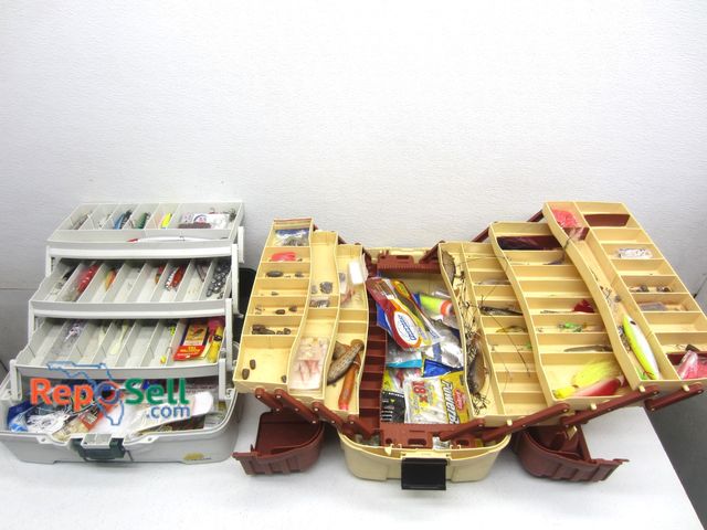 Lot 31-8494 - (2) Tackle Boxes With Tackle: Plano And Flambeau