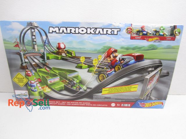 Lot 31-9336 - Hot Wheels Mario Kart Circuit - New
