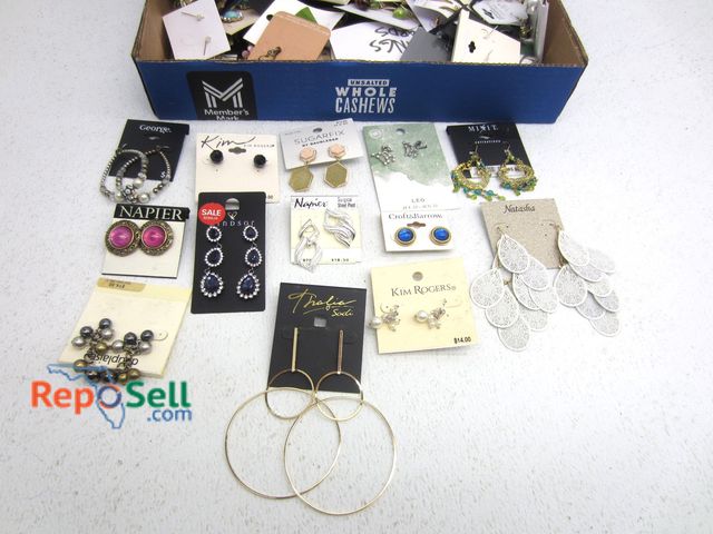 Lot 31-7308 - Lot Of New Earrings On Cards
