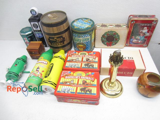 Lot 31-6312 - Lot of vintage collectible tins, toys, etc.