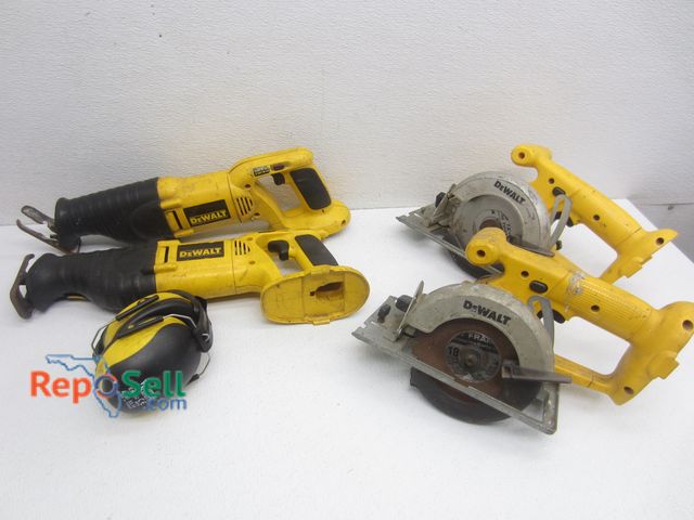 Lot 31-9329 - Lot Of (4) DeWalt Tools: (2) Sawzalls And (2) Circular Saws