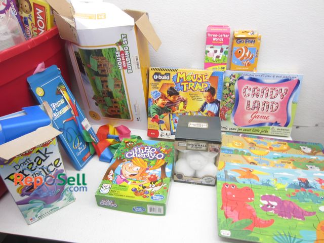 Lot 31-1398 - (38) Board Games, Activity Sets, Puzzles, etc