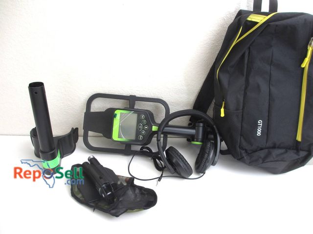 Lot 31-8554 - GT1000 Metal Detector Kit With 10 Inch Depth, Headphones, Digging Tool