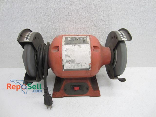 Lot 31-9105 - 6" Bench Grinder Powers On