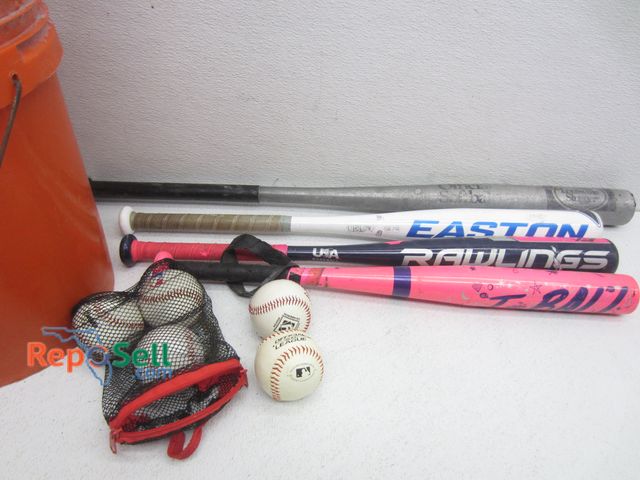 Lot 31-2100 - (14) Total Bats (Louisville Slugger, Easton, etc.) &amp; (5) Balls - All Kids Size