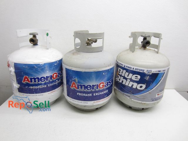 Lot 31-3424 - (3) Propane Tanks