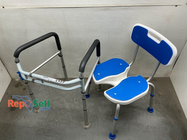 Lot 31-1459 - Lumex Platinum Collection bariatric transfer bench with bedside commode functionality. Constructed w...