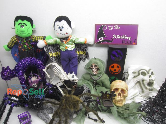 Lot 31-5489 - Halloween Decor: Spiders, Skulls, Frankenstein, etc.