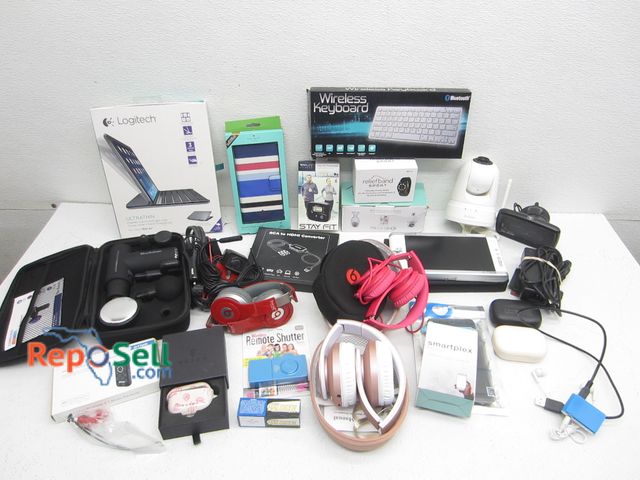 Lot 31-2154 - Electronics Lot: Massager, Wireless Keyboard, Headphones etc Some New And Some Used