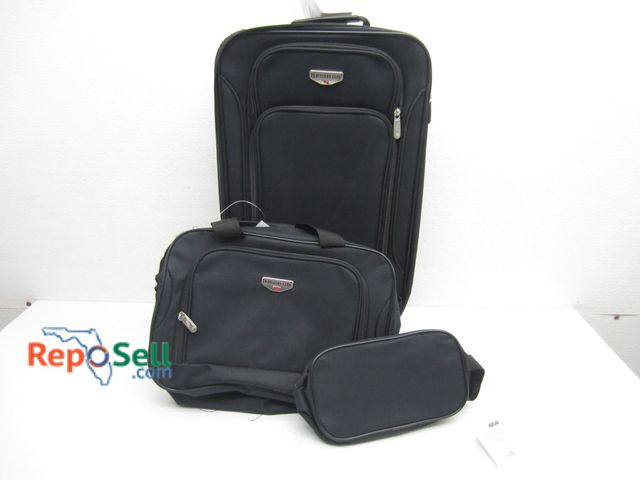 Lot 31-9362 - Rolling Travelers Soft Side Carry On Luggage with Tag