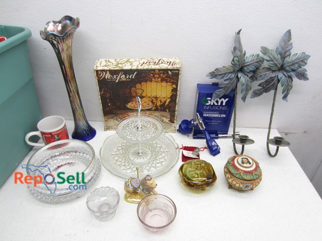 Lot 31-5354 - Various Estate Decor: Wexford 2-Tier Serving Tray, Music Box (Works), Glassware etc