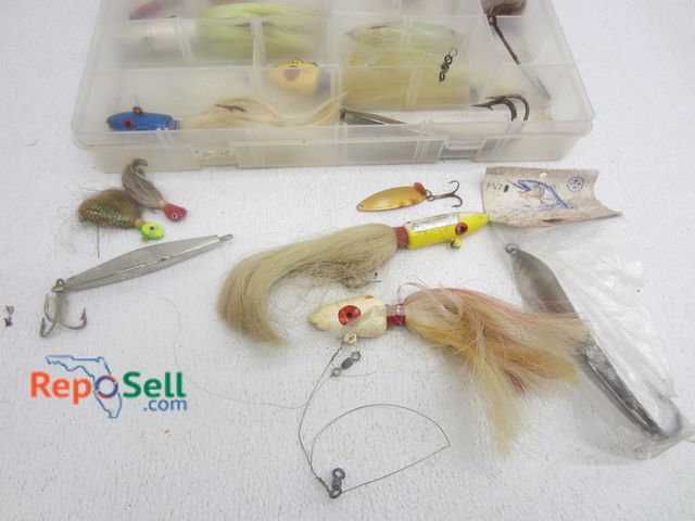Lot 31-6492 - (17) Fishing Lures - Mostly Vintage w/Tacklebox: Captain Action, Johnson, etc.