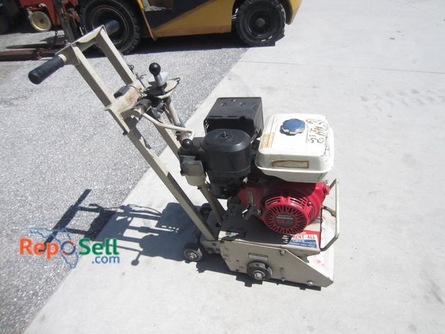 Lot 31-1021 - Edco CPM-8 Concrete Scarifier with Honda 9.0 engine - ran when tested.