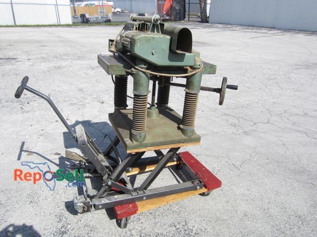 Lot 31-6082 - Pittsburgh 500#cap ATV/Motorcycle Lift and Hitachi Thickness Planer P100F (powers on) - Bolted toget...