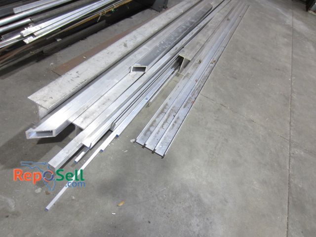 Lot 31-8319 - Lot of Aluminum Stock:  *Pick Up on Wednesday *I Beam etc