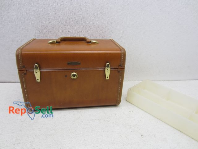 Lot 31-5404 - Samsonite Small Vintage Travel Suitcase with Insert