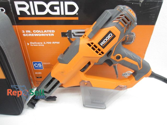 Lot 31-9019 - Ridgid 1"-3" R6791Collated 3,700 RPM Screwdriver w/ Transport Bag, Powered On