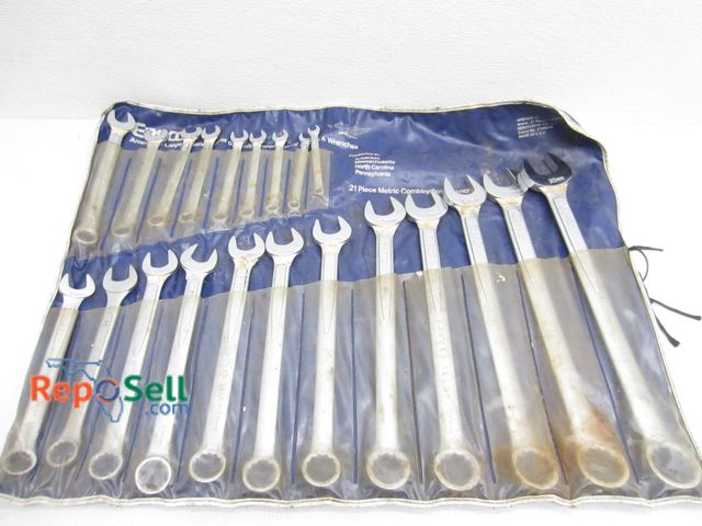 Lot 31-1067 - 21 pc. Metric Easco Combination Wrench Set