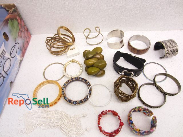 Lot 31-7310 - Lot Of Bracelets/Bangles - Used