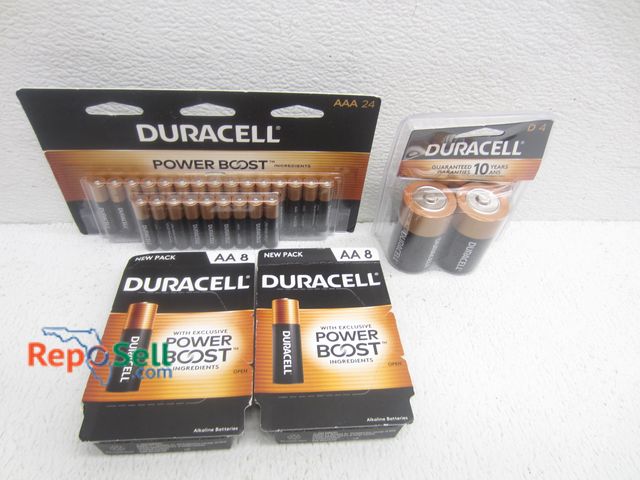 Lot 31-7133 - Duracell Batteries: (4) D, 2021, (16 total) AA, 2024, (24) AAA, 2021