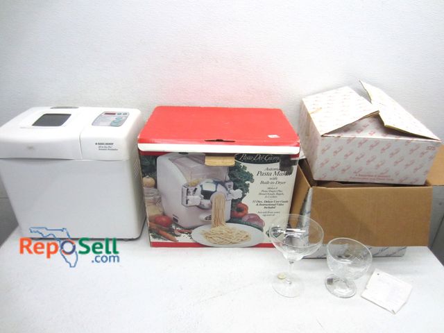 Lot 31-6141 - Estate Lot: Automatic Pasta Maker, B&amp;D Breadmaker And (2) Sets Of Princess House Glasses - Both ...