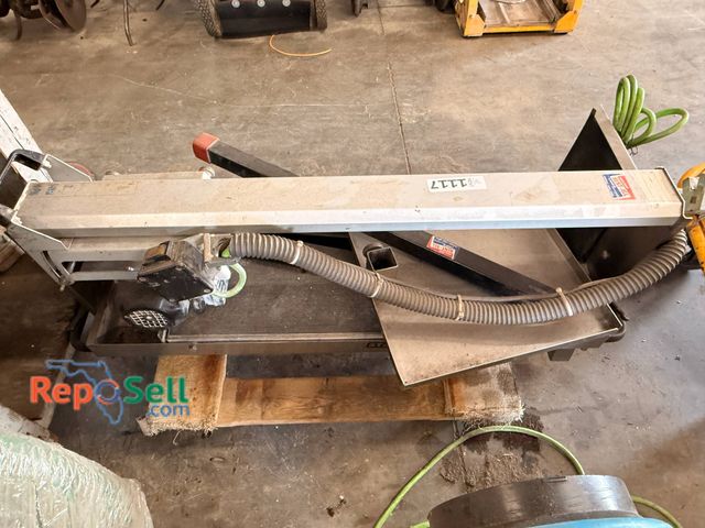 Lot 31-1117 - Stainless Steel Tile saw 18" Cross Cut