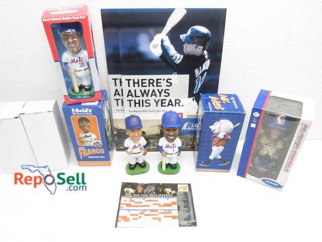 Lot 31-5201 - Assorted NY Mets Bobbleheads, etc.: P. Martinez, Franco, Seaver, Wilson, etc.
