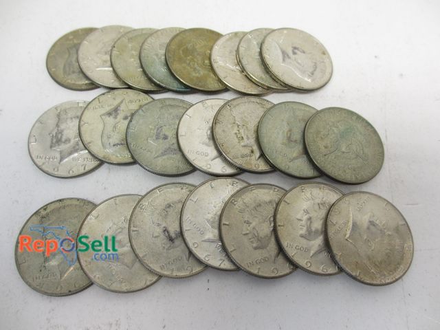 Lot 31-4002 - (22) 40% Silver Kennedy Half Dollars 1965-70