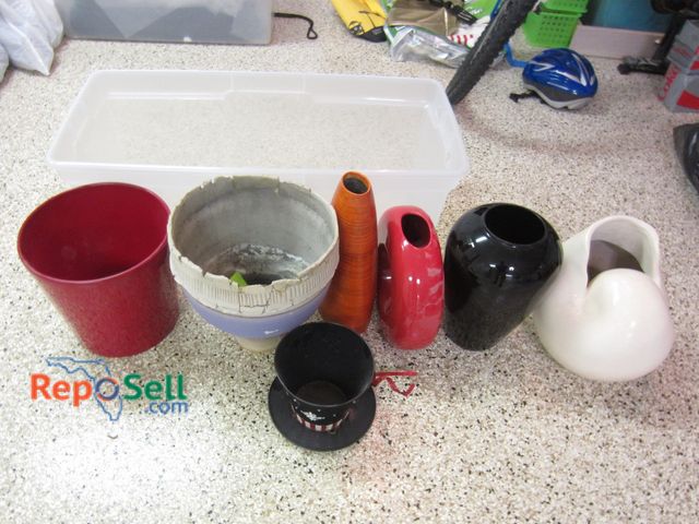 Lot 31-1426 - (7) Vases And Pots With Tote, Assorted Sizes - (1) Needs Repair
