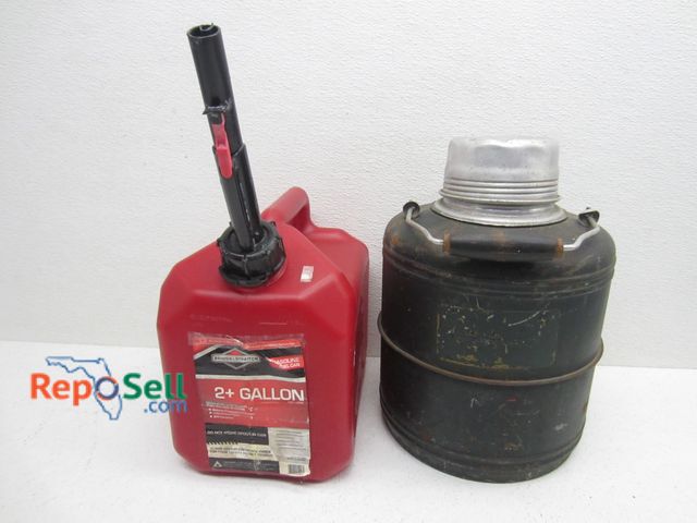 Lot 31-9353 - Alladin Thermaware Jar &amp; 2+ Gal. Gas Can