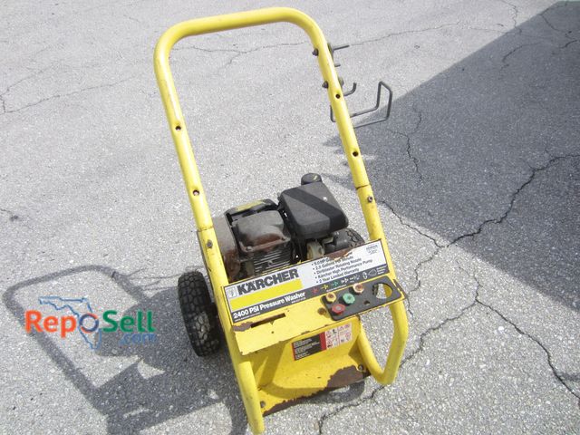 Lot 31-5507 - Karcher 2400 psi Pressure Washer (needs repair) with Honda GC160