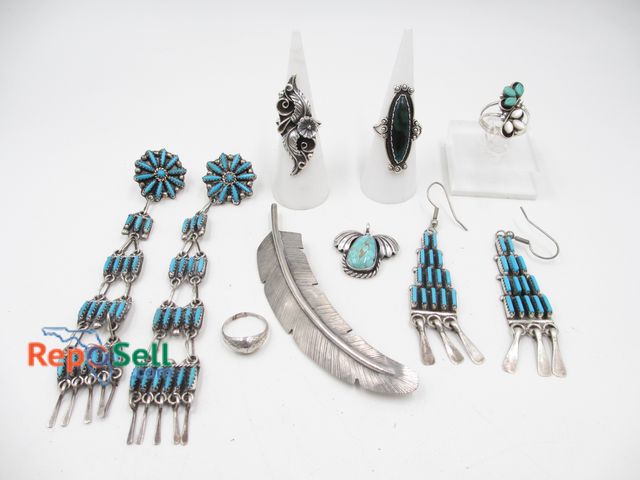 Lot 31-9508 - Southwest .925 Silver and Turquoise Jewelry - 68g total - Rings size 4.5, 5.5, 7