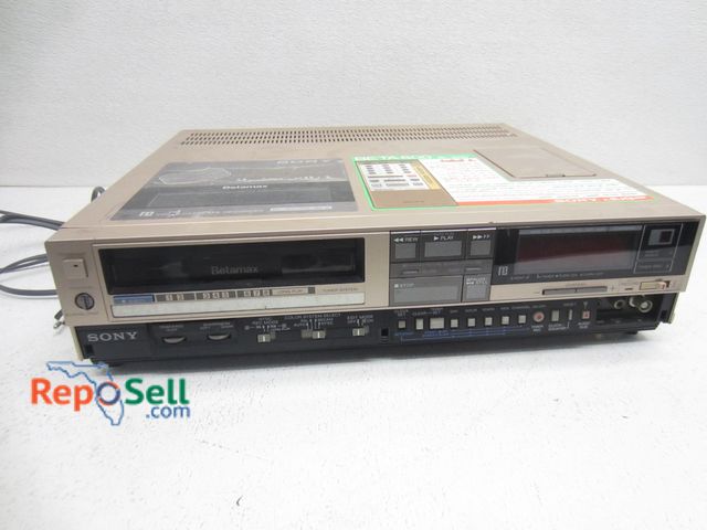 Lot 31-7119 - Vintage Sony Beta SL-800Me Recorder With European Wall Plug