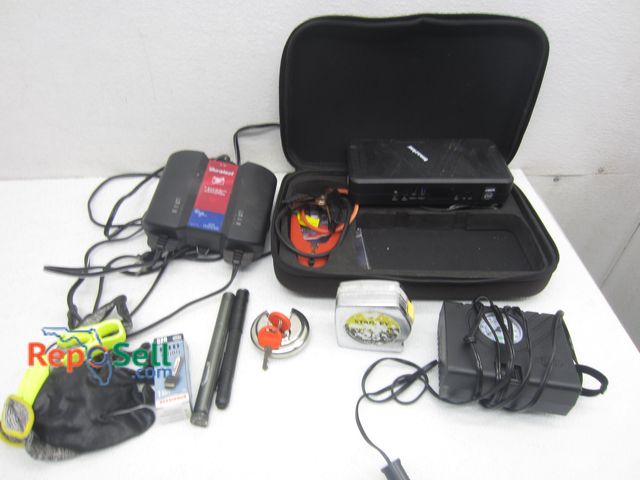Lot 31-1158 - Air Pump, Duralast Battery Maintainer (Powers On), Imazing Battery Starter/Charger, etc.