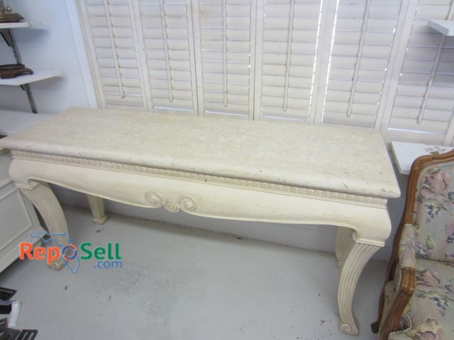 Lot 31-2106 - Console Table 65" x 21" x 31" H