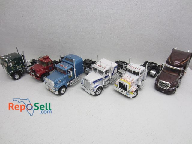 Lot 31-9237 - (6) Assorted Truck Cabs 1:24 Scale