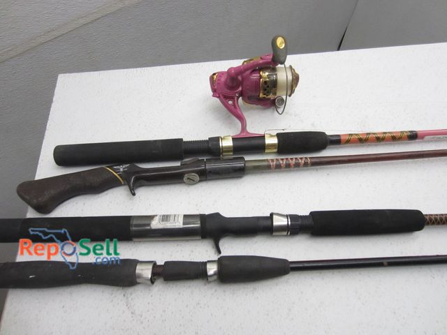 Lot 31-1252 - (4) Rods And (1) Reel: Shakespeare, Roddy-Lite, Lunkerstik 2000 etc