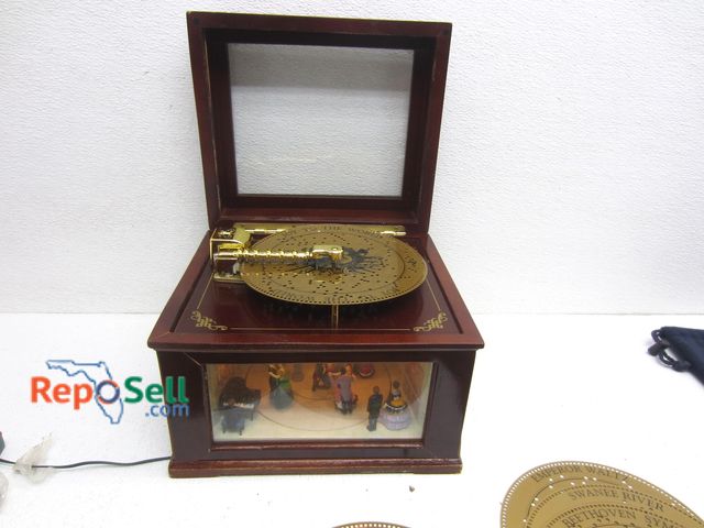 Lot 31-7292 - Music Box With (19) Music Discs: America The Beautiful, Beethoven, Emperor Waltz etc , Power On, Lit...