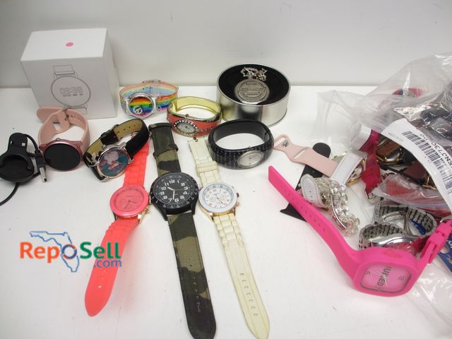 Lot 31-5440 - Lot of Watches - For Repair