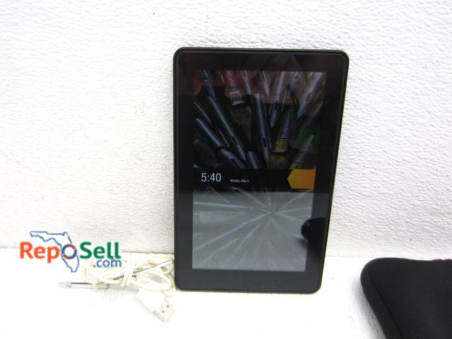 Lot 31-5085 - I Pod Shuffle and Kindle Fire (powers on)