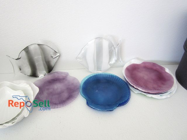 Lot 31-3020 - Glass Sealife Decor and Serving Dishes