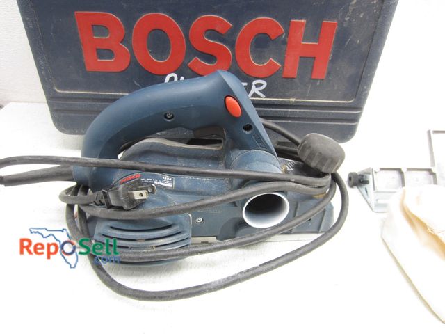 Lot 31-6060 - Bosch Corded Planer 1594 with Case - Powers On