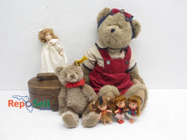 Lot 31-1357 - Vintage Toy Lot: Sieiff Bear, Boyds Bear, (3) Mimi Dolls, Doll in Original Wood Box