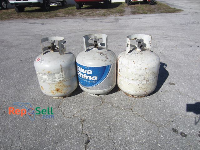 Lot 31-9354 - (3) Propane Tanks - 27#, 19#, 23#