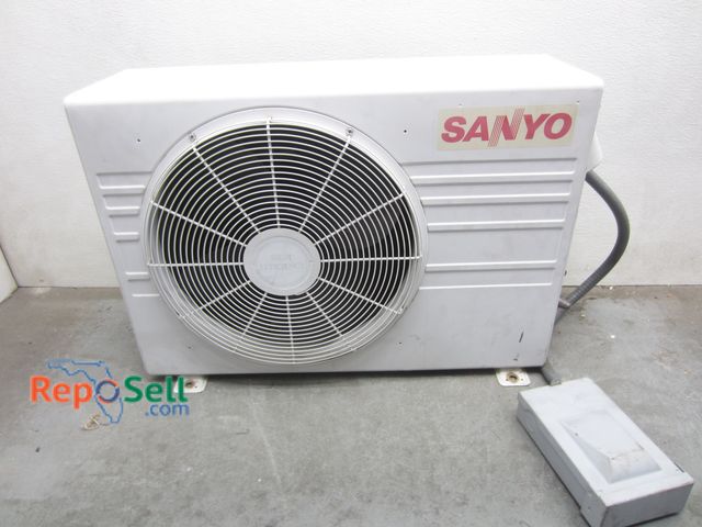 Lot 31-9202 - Sanyo A/C Mini Split #CL1211 - 32" x 21 x 12